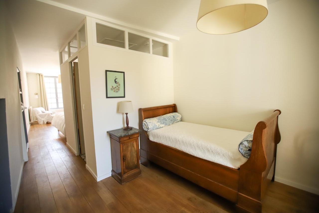 La Basse Cour Hotell Tanlay Eksteriør bilde