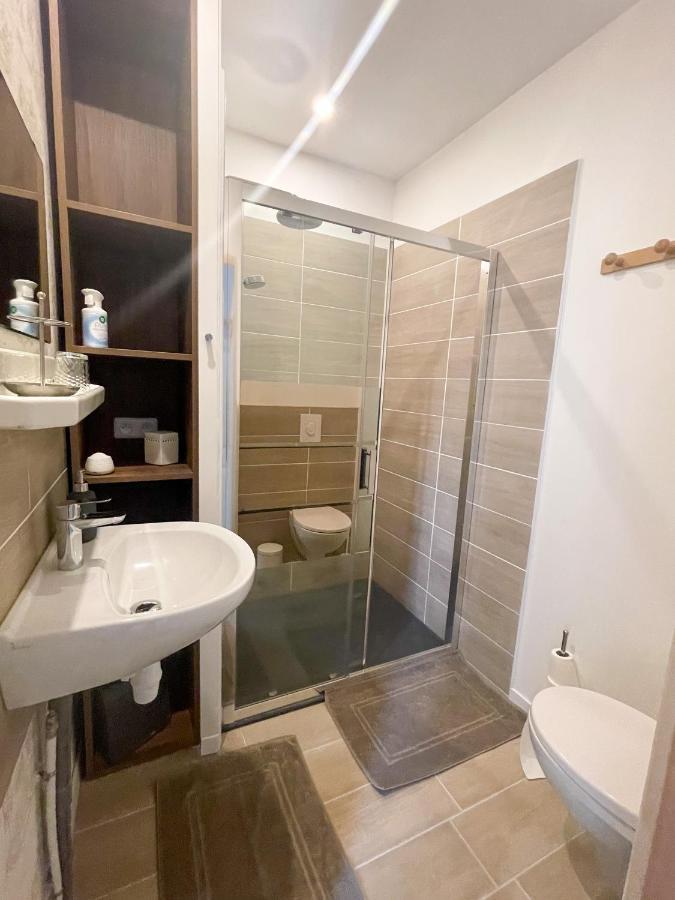La Basse Cour Hotell Tanlay Eksteriør bilde